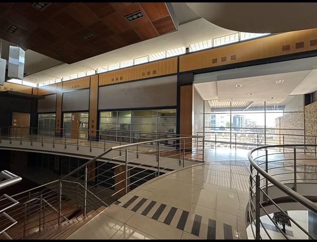 509.30M² OFFICE TO LET IN HIGHVELD